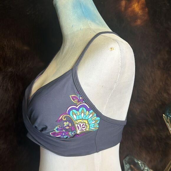 Athleta swim top 34DD (4150) - Picture 3 of 5